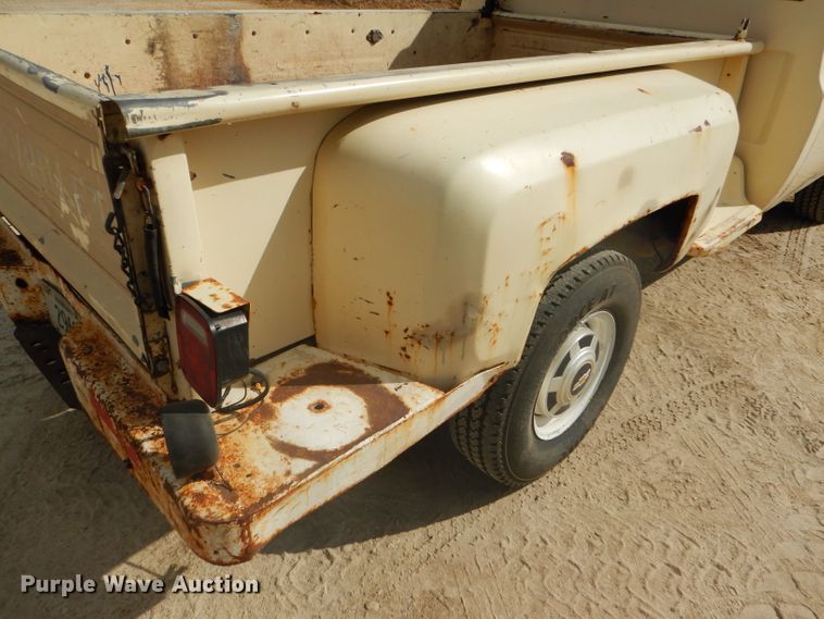 image for item FJ9754 1981 Chevrolet Custom Deluxe 20 pickup truck