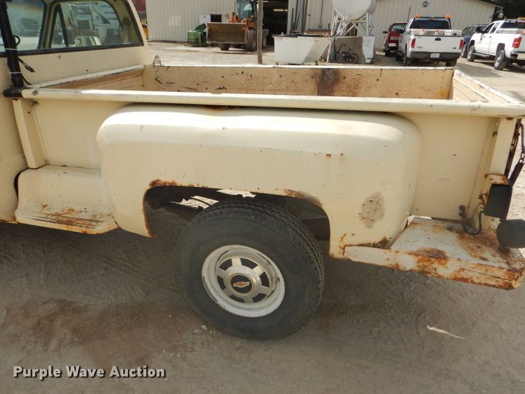 image for item FJ9754 1981 Chevrolet Custom Deluxe 20 pickup truck