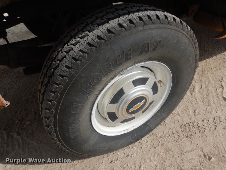 image for item FJ9754 1981 Chevrolet Custom Deluxe 20 pickup truck