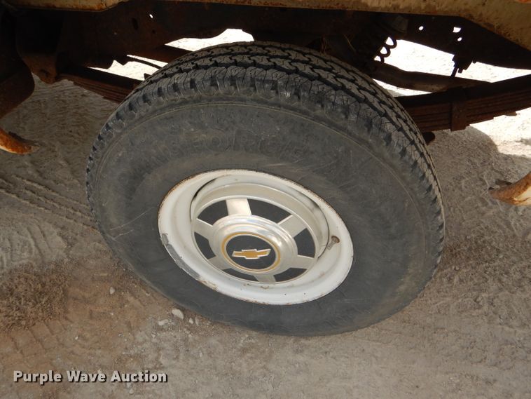 image for item FJ9754 1981 Chevrolet Custom Deluxe 20 pickup truck