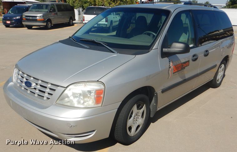 image for item FJ9771 2004 Ford Freestar SE