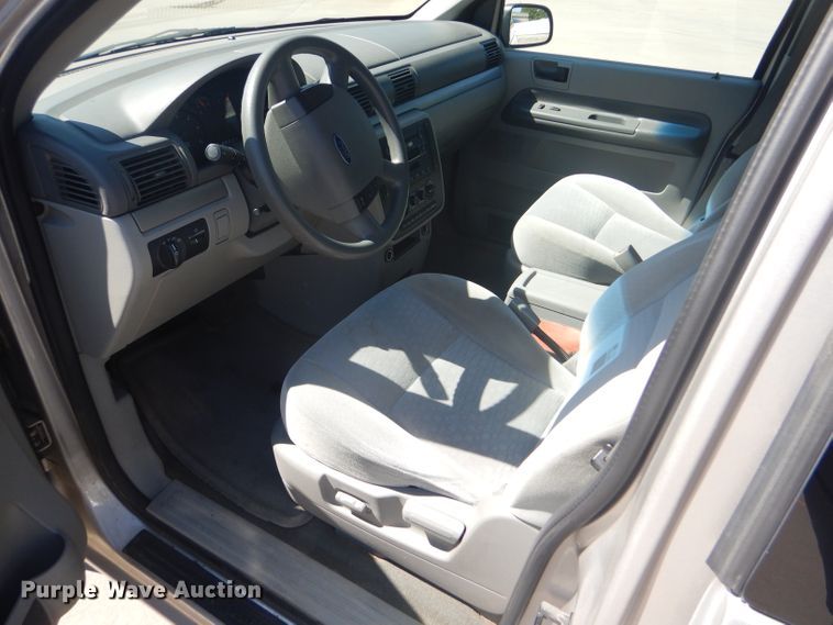 image for item FJ9771 2004 Ford Freestar SE