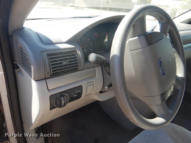 image for item FJ9771 2004 Ford Freestar SE