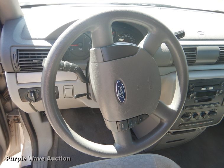 image for item FJ9771 2004 Ford Freestar SE