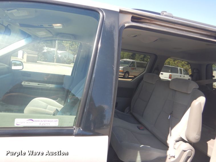 image for item FJ9771 2004 Ford Freestar SE