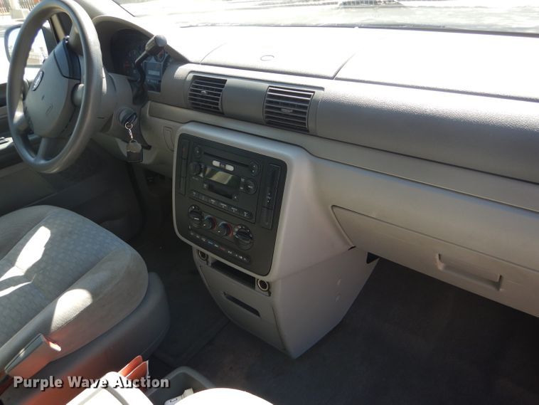 image for item FJ9771 2004 Ford Freestar SE