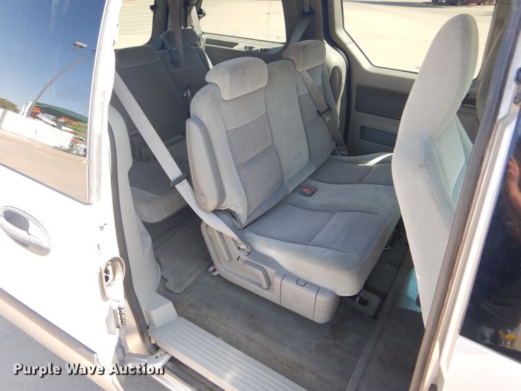 image for item FJ9771 2004 Ford Freestar SE