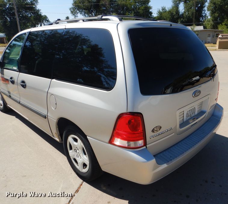 image for item FJ9771 2004 Ford Freestar SE