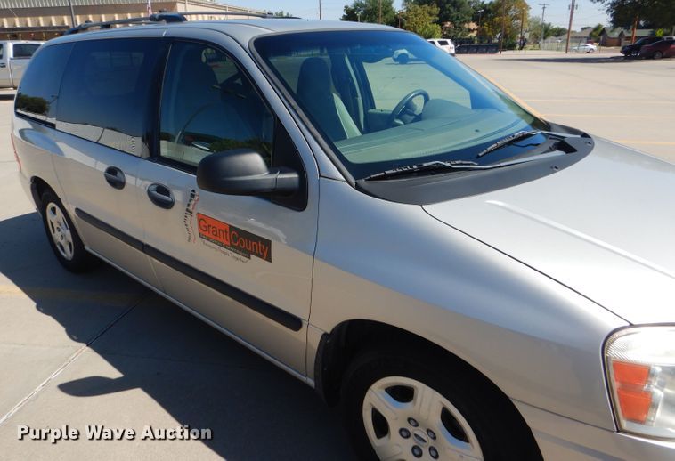 image for item FJ9771 2004 Ford Freestar SE