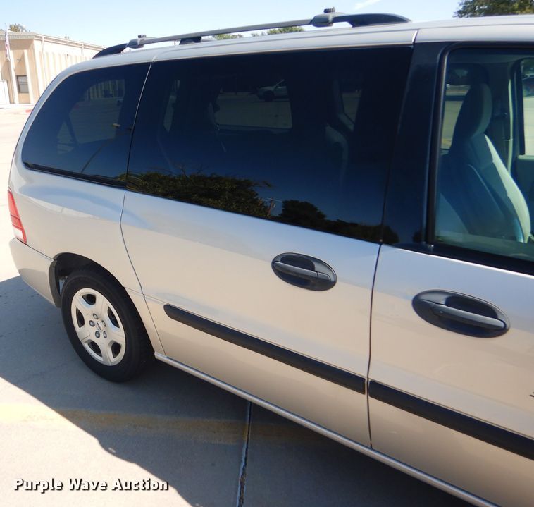 image for item FJ9771 2004 Ford Freestar SE