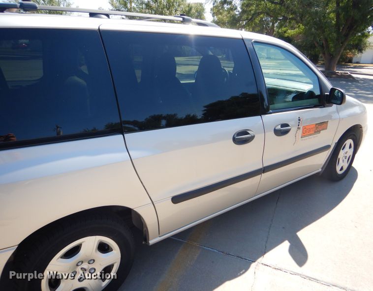 image for item FJ9771 2004 Ford Freestar SE