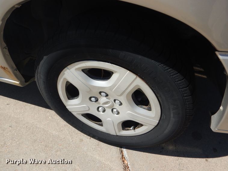 image for item FJ9771 2004 Ford Freestar SE