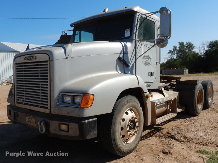 image for item FK9771 2000 Freightliner FLD semi truck