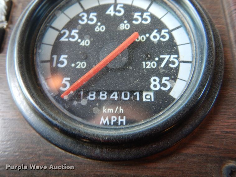 image for item FK9771 2000 Freightliner FLD semi truck