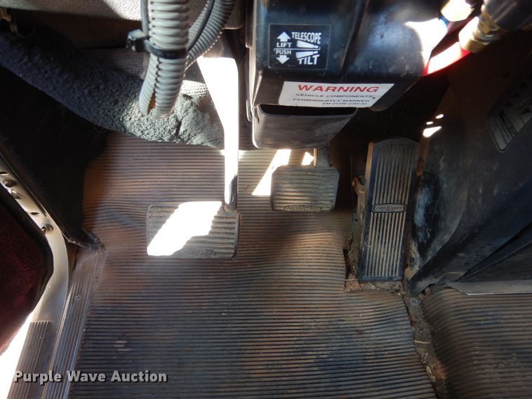 image for item FK9771 2000 Freightliner FLD semi truck