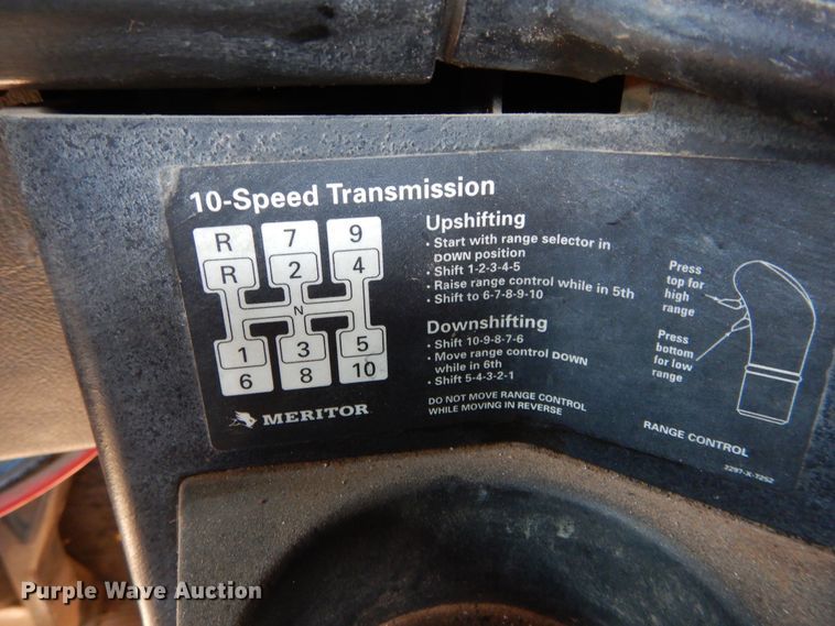 image for item FK9771 2000 Freightliner FLD semi truck