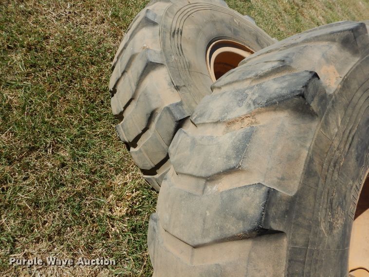 image for item FK9774 Michelin 16.00R20 tire