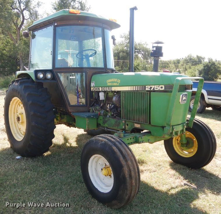 image for item FK9776 1983 John Deere 2750 tractor
