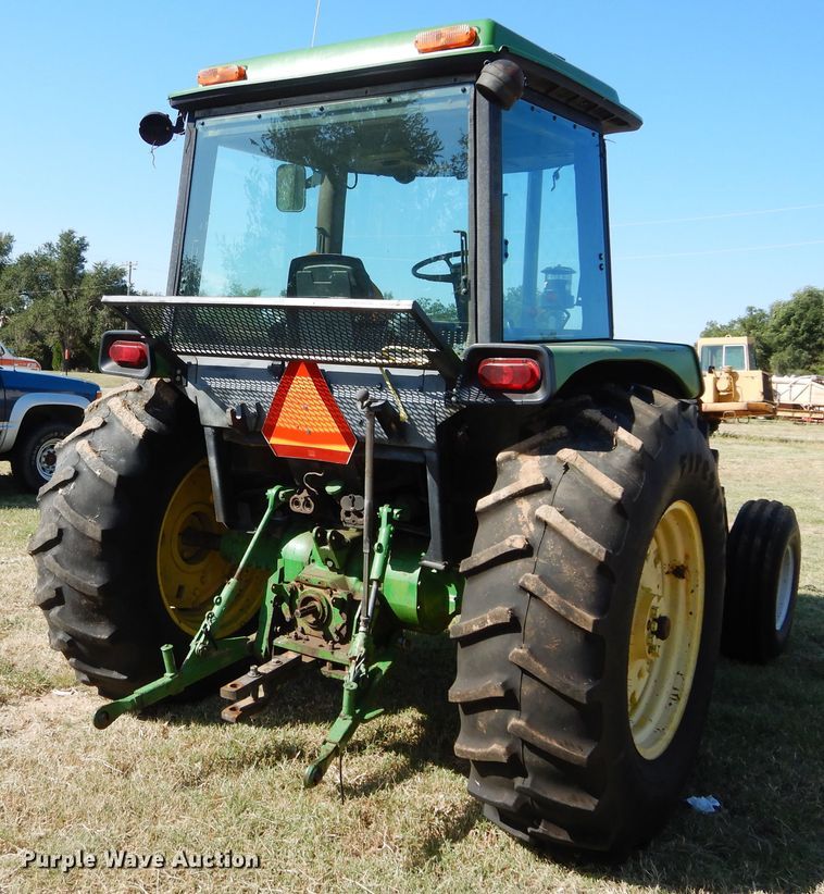 image for item FK9776 1983 John Deere 2750 tractor