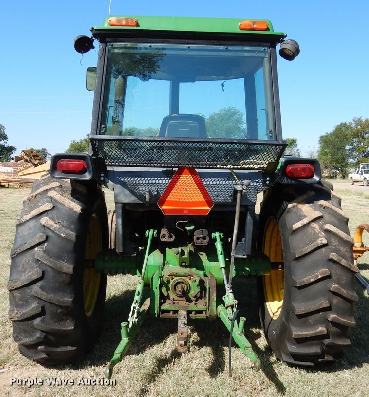 image for item FK9776 1983 John Deere 2750 tractor