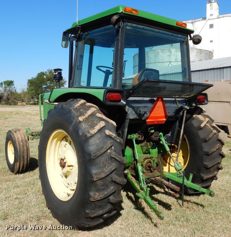 image for item FK9776 1983 John Deere 2750 tractor