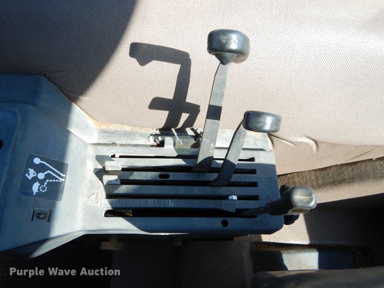 image for item FK9776 1983 John Deere 2750 tractor