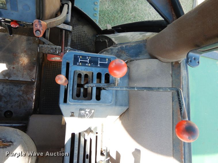 image for item FK9776 1983 John Deere 2750 tractor