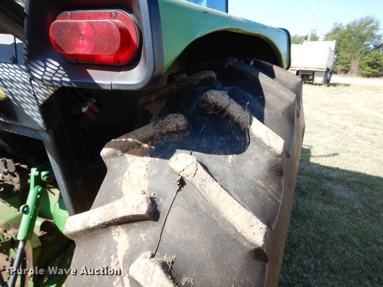 image for item FK9776 1983 John Deere 2750 tractor