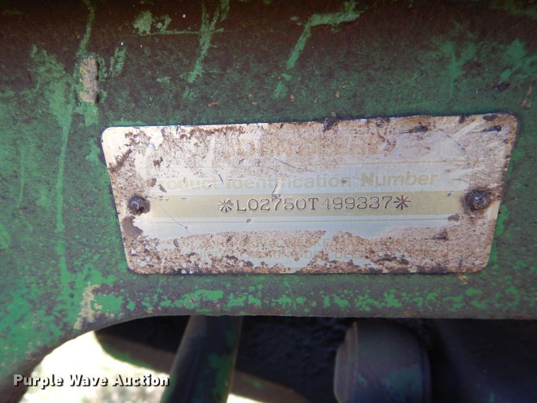 image for item FK9776 1983 John Deere 2750 tractor