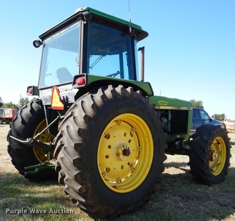 image for item FK9777 1984 John Deere 2950 tractor