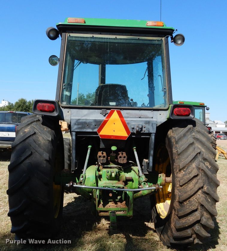 image for item FK9777 1984 John Deere 2950 tractor