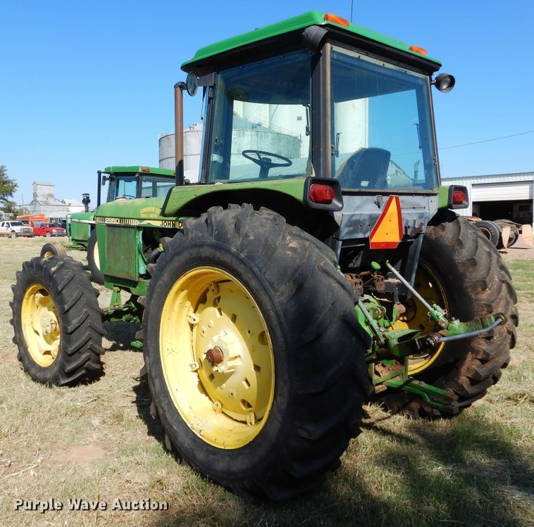 image for item FK9777 1984 John Deere 2950 tractor