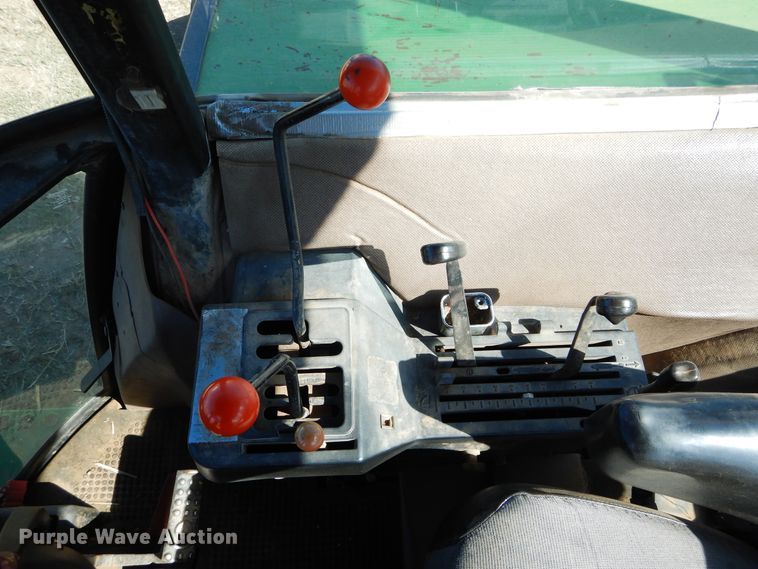 image for item FK9777 1984 John Deere 2950 tractor