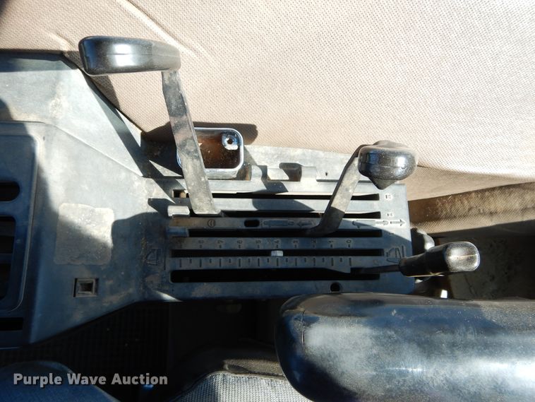 image for item FK9777 1984 John Deere 2950 tractor