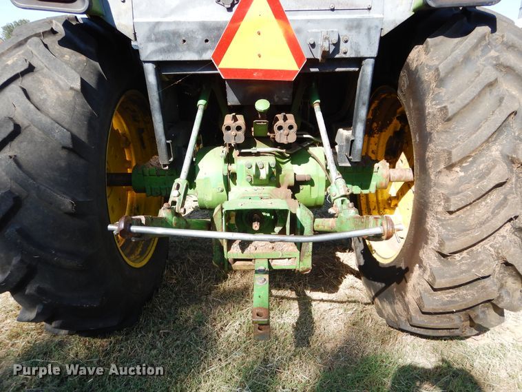 image for item FK9777 1984 John Deere 2950 tractor