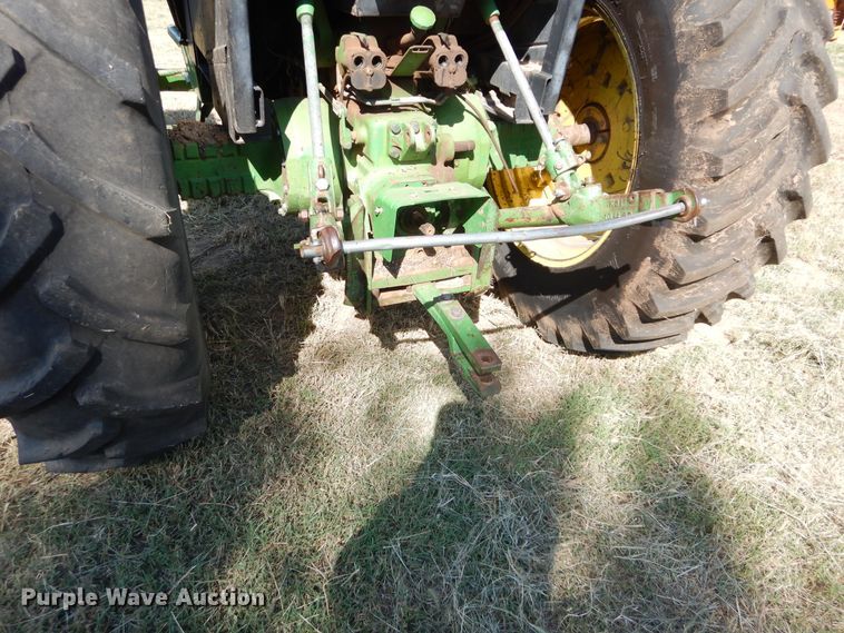 image for item FK9777 1984 John Deere 2950 tractor