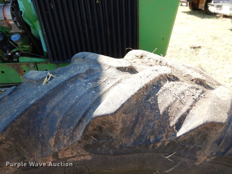 image for item FK9777 1984 John Deere 2950 tractor