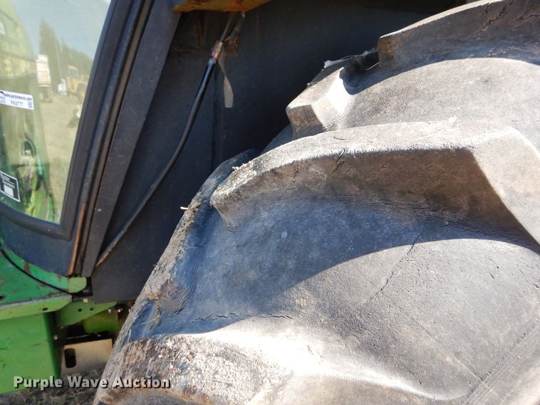 image for item FK9777 1984 John Deere 2950 tractor