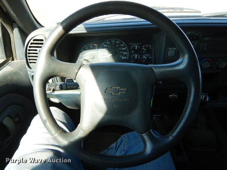 image for item FK9778 1995 Chevrolet K2500 Ext. Cab pickup truck