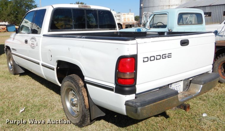image for item FK9781 1997 Dodge Ram 1500 Club Cab pickup truck
