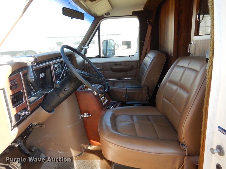 image for item FK9782 1986 Ford Econoline E350 ambulance