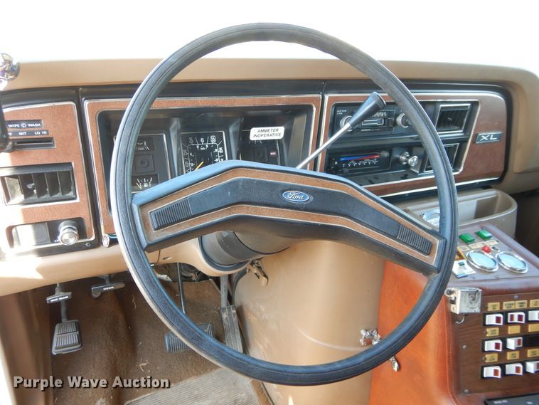 image for item FK9782 1986 Ford Econoline E350 ambulance