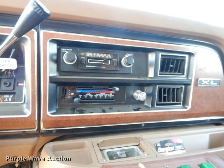 image for item FK9782 1986 Ford Econoline E350 ambulance