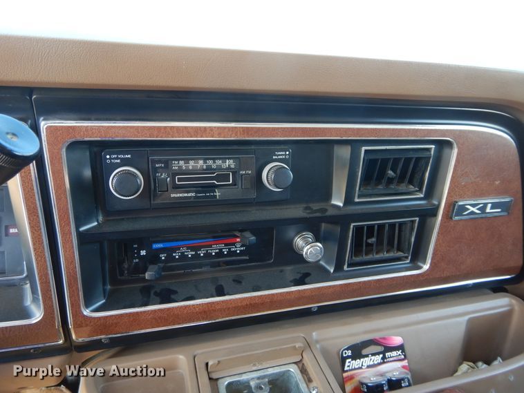 image for item FK9782 1986 Ford Econoline E350 ambulance