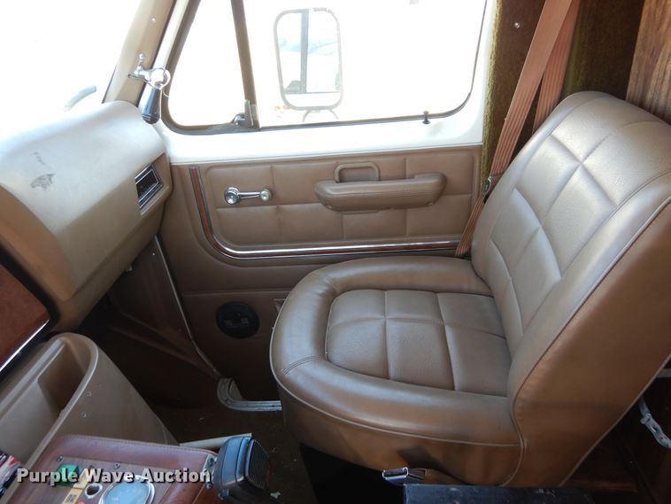 image for item FK9782 1986 Ford Econoline E350 ambulance