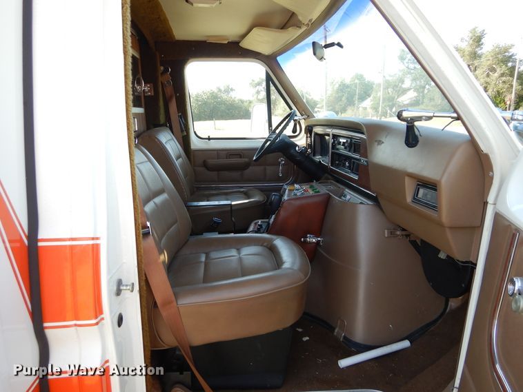 image for item FK9782 1986 Ford Econoline E350 ambulance