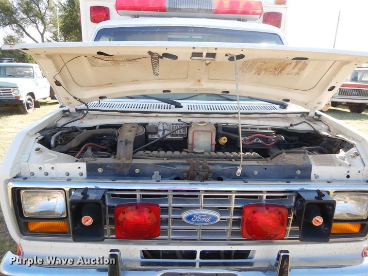 image for item FK9782 1986 Ford Econoline E350 ambulance