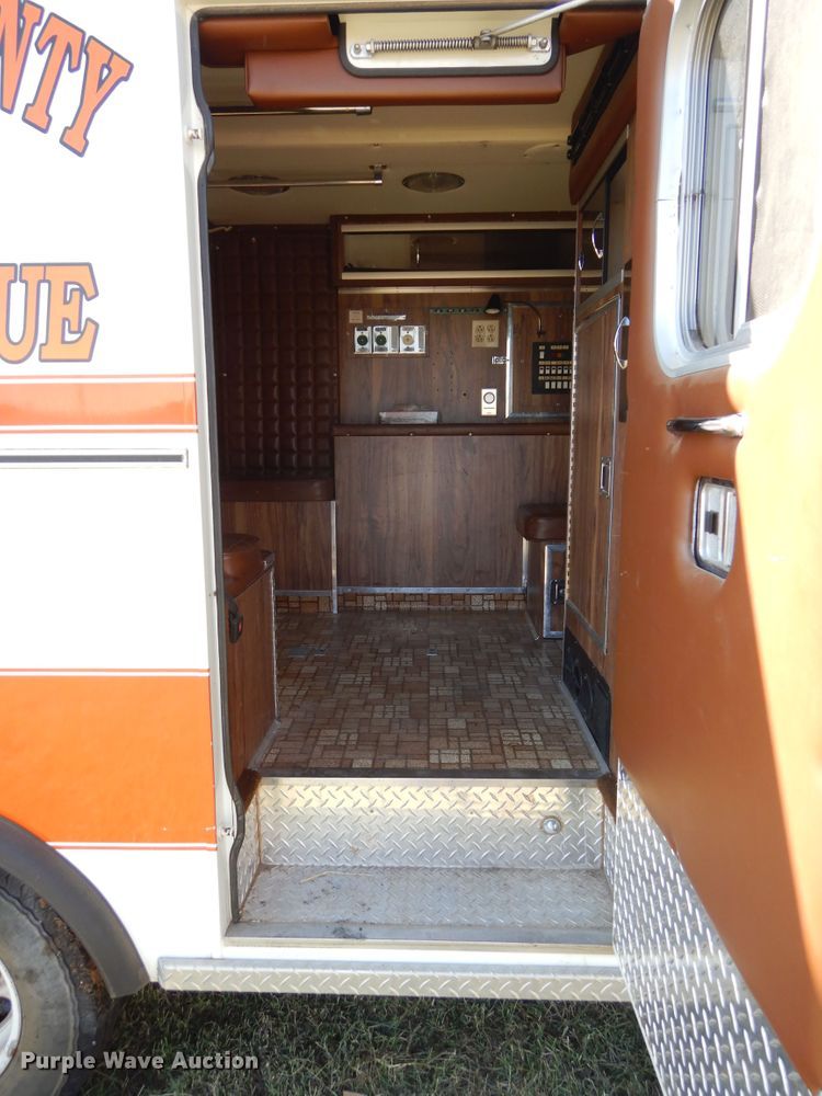 image for item FK9782 1986 Ford Econoline E350 ambulance