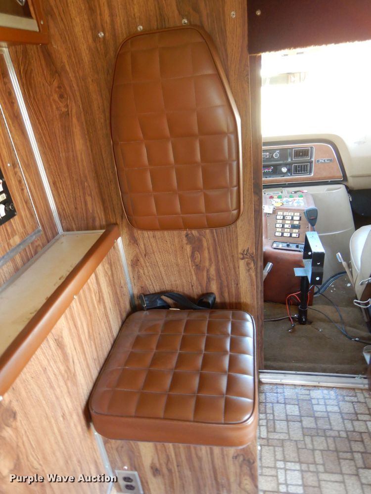 image for item FK9782 1986 Ford Econoline E350 ambulance