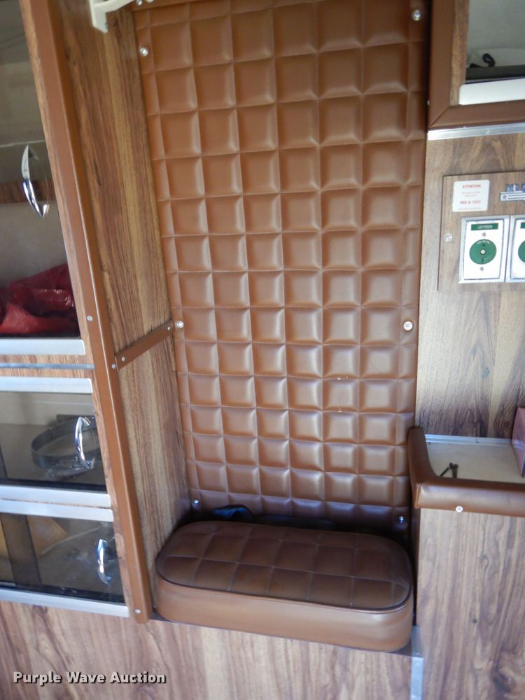 image for item FK9782 1986 Ford Econoline E350 ambulance